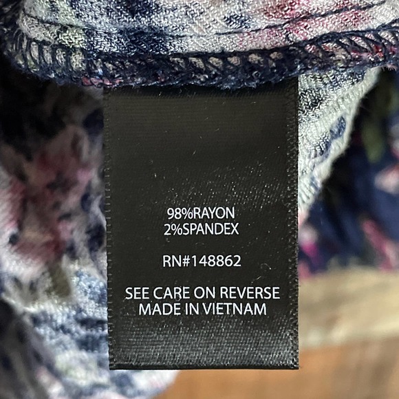 Torrid Crinkle Gauze Cold Shoulder Tie-Front Top Floral Size 2 2X - Picture 6 of 11